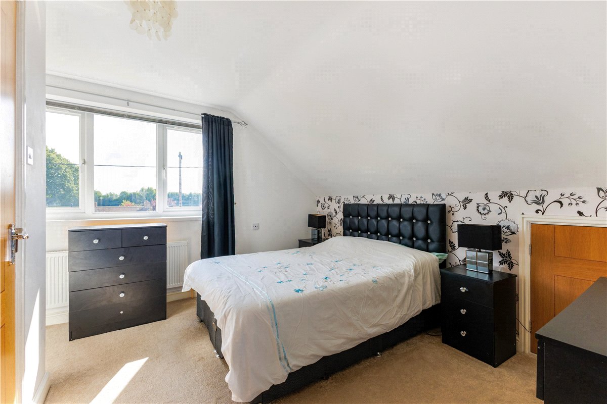 3 bedroom house, Eastsands, Burbage SN8 - Available