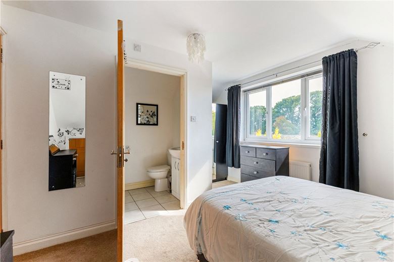 3 bedroom house, Eastsands, Burbage SN8 - Available