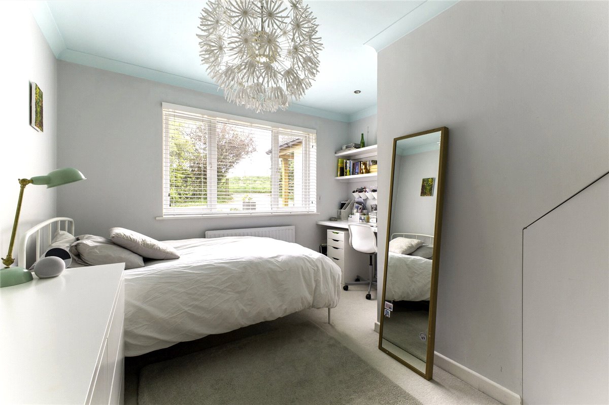 4 bedroom house, High Street, Manton SN8 - Available