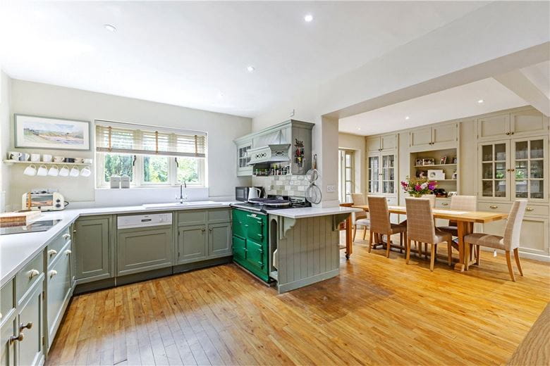 6 bedroom house, Hyde Lane, Marlborough SN8 - Available