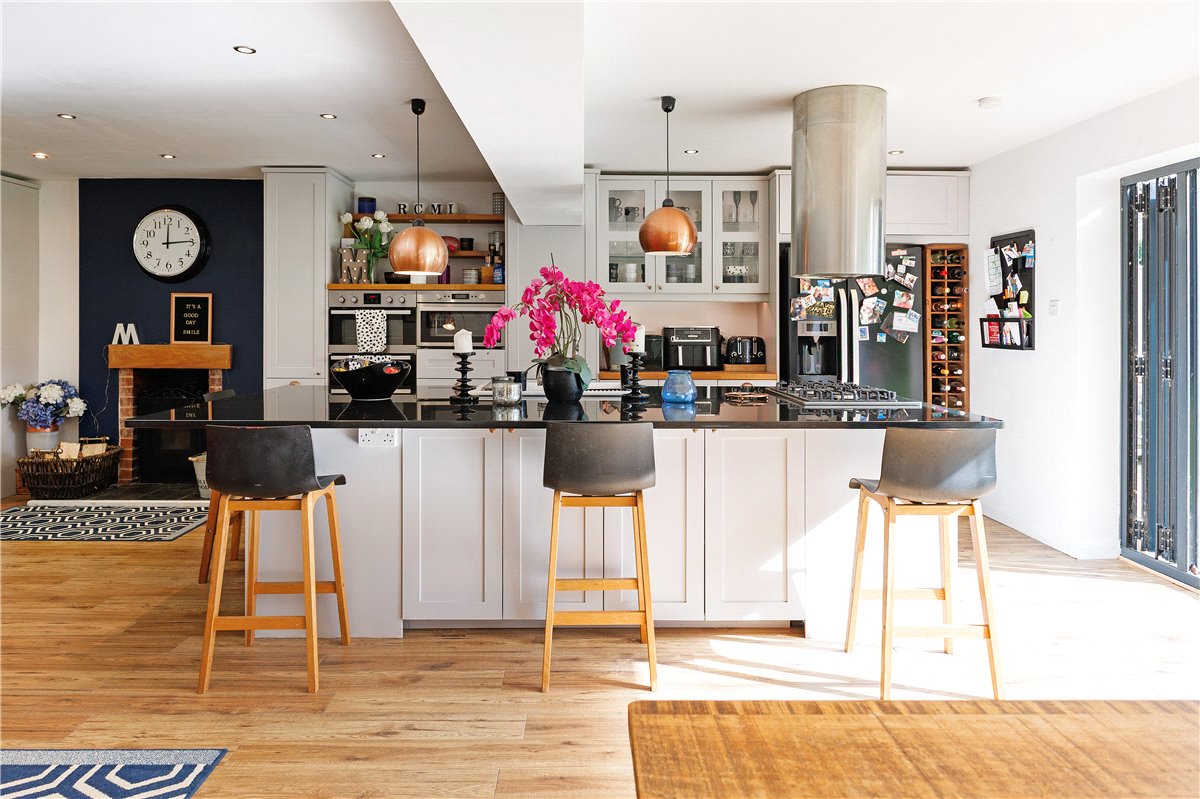 5 bedroom house, Fortunes Field, Broad Hinton SN4 - Sold STC