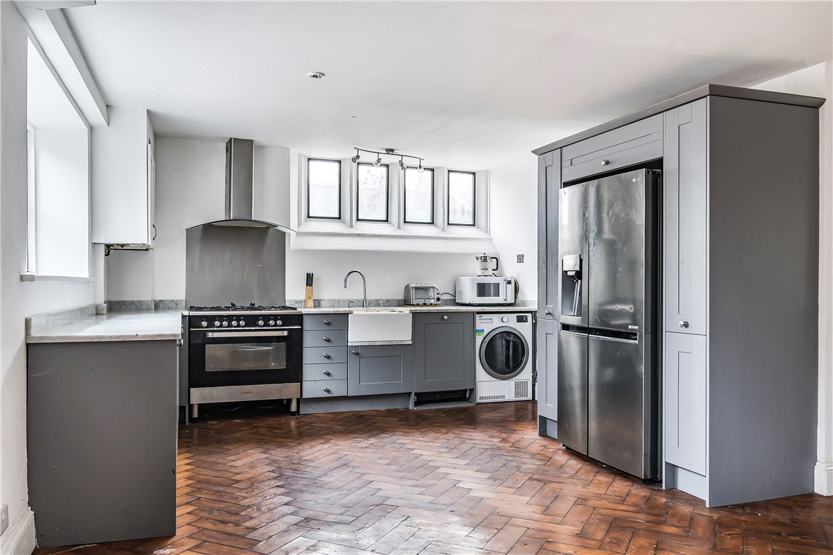 3 bedroom house, Herd Street, Marlborough SN8 - Available