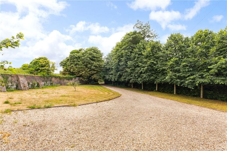 5 bedroom house, West Kennett, Marlborough SN8 - Available