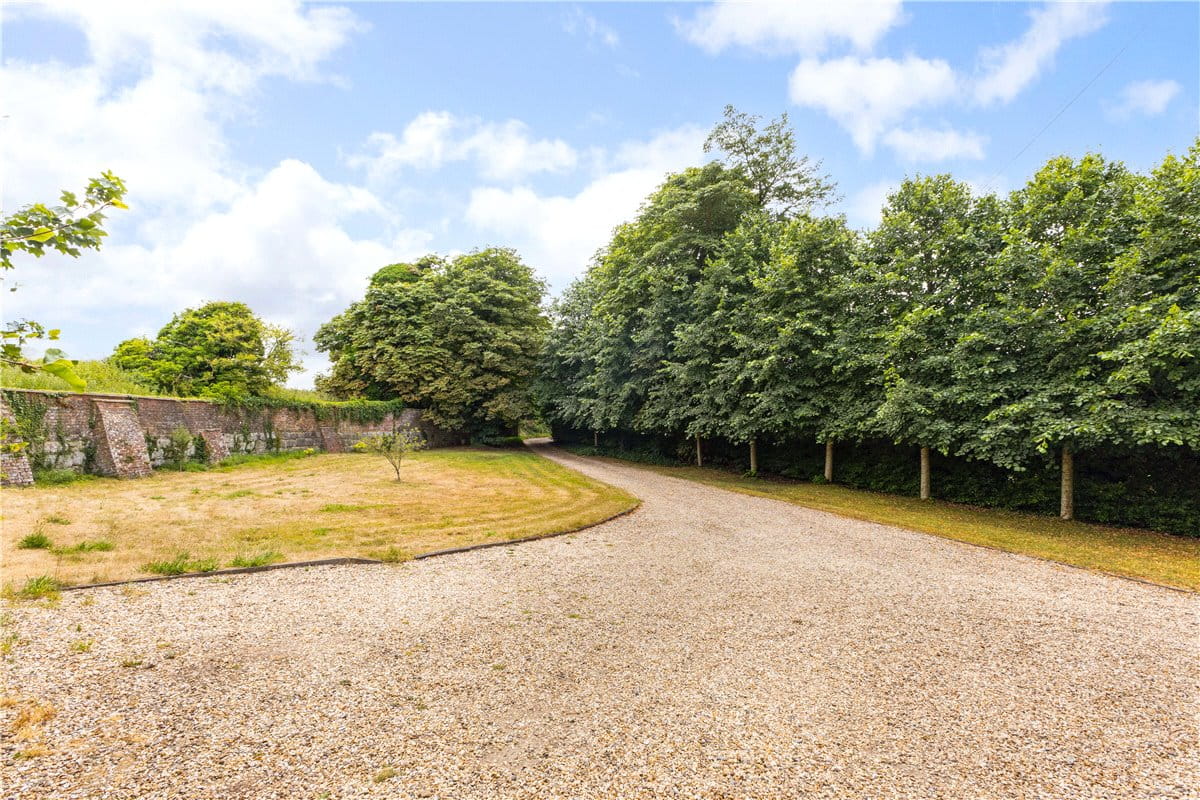 5 bedroom house, West Kennett, Marlborough SN8 - Available