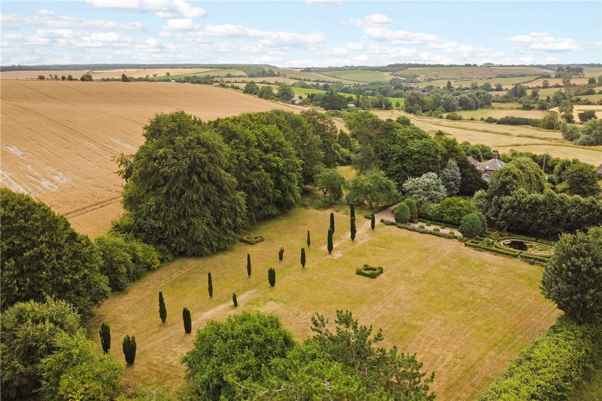 5 bedroom house, West Kennett, Marlborough SN8 - Available