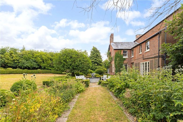 5 bedroom house, West Kennett, Marlborough SN8 - Available