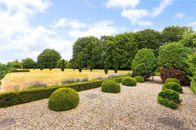 5 bedroom house, West Kennett, Marlborough SN8 - Available