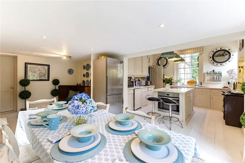 5 bedroom house, West Kennett, Marlborough SN8 - Available