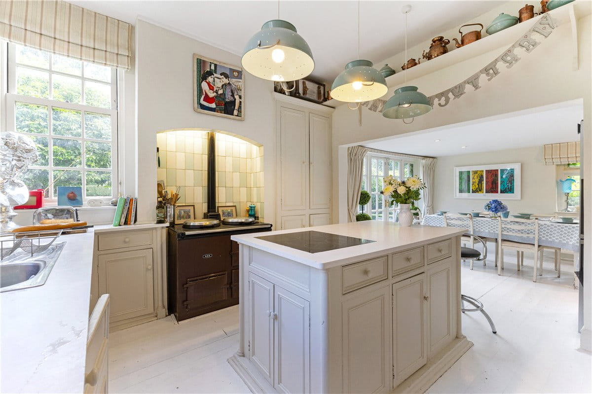 5 bedroom house, West Kennett, Marlborough SN8 - Available