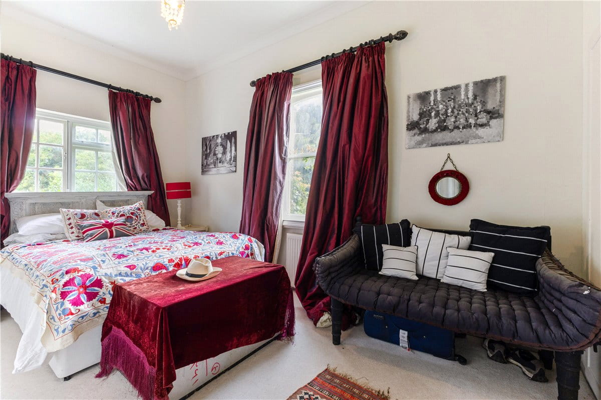 5 bedroom house, West Kennett, Marlborough SN8 - Available