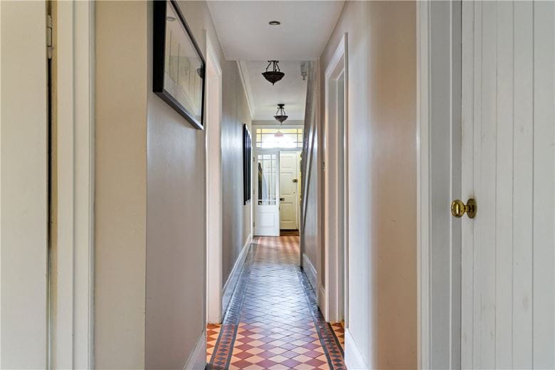 5 bedroom house, Bath Road, Marlborough SN8 - Available