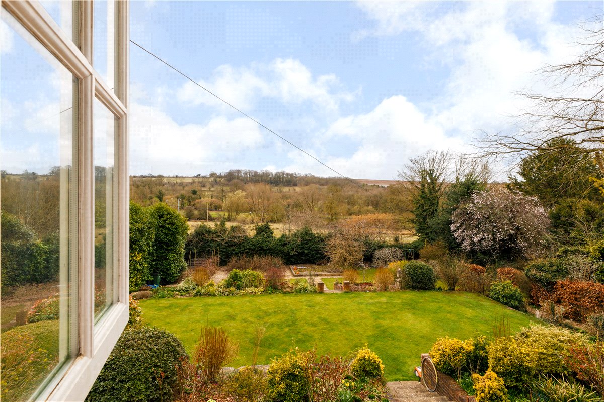 5 bedroom house, Bath Road, Marlborough SN8 - Available