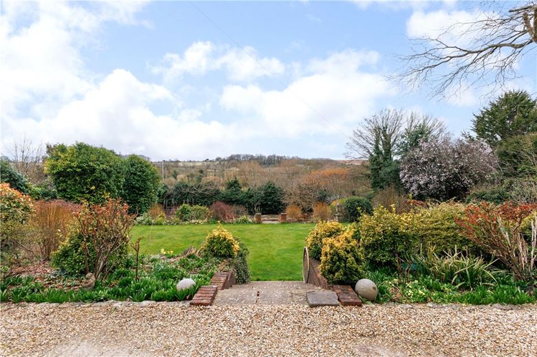 5 bedroom house, Bath Road, Marlborough SN8 - Available