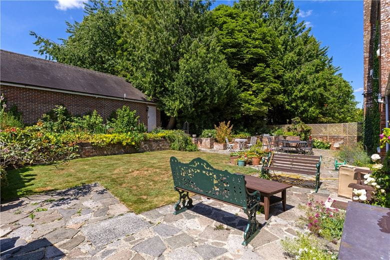 8 bedroom house, Hodson Road, Chiseldon SN4 - Available