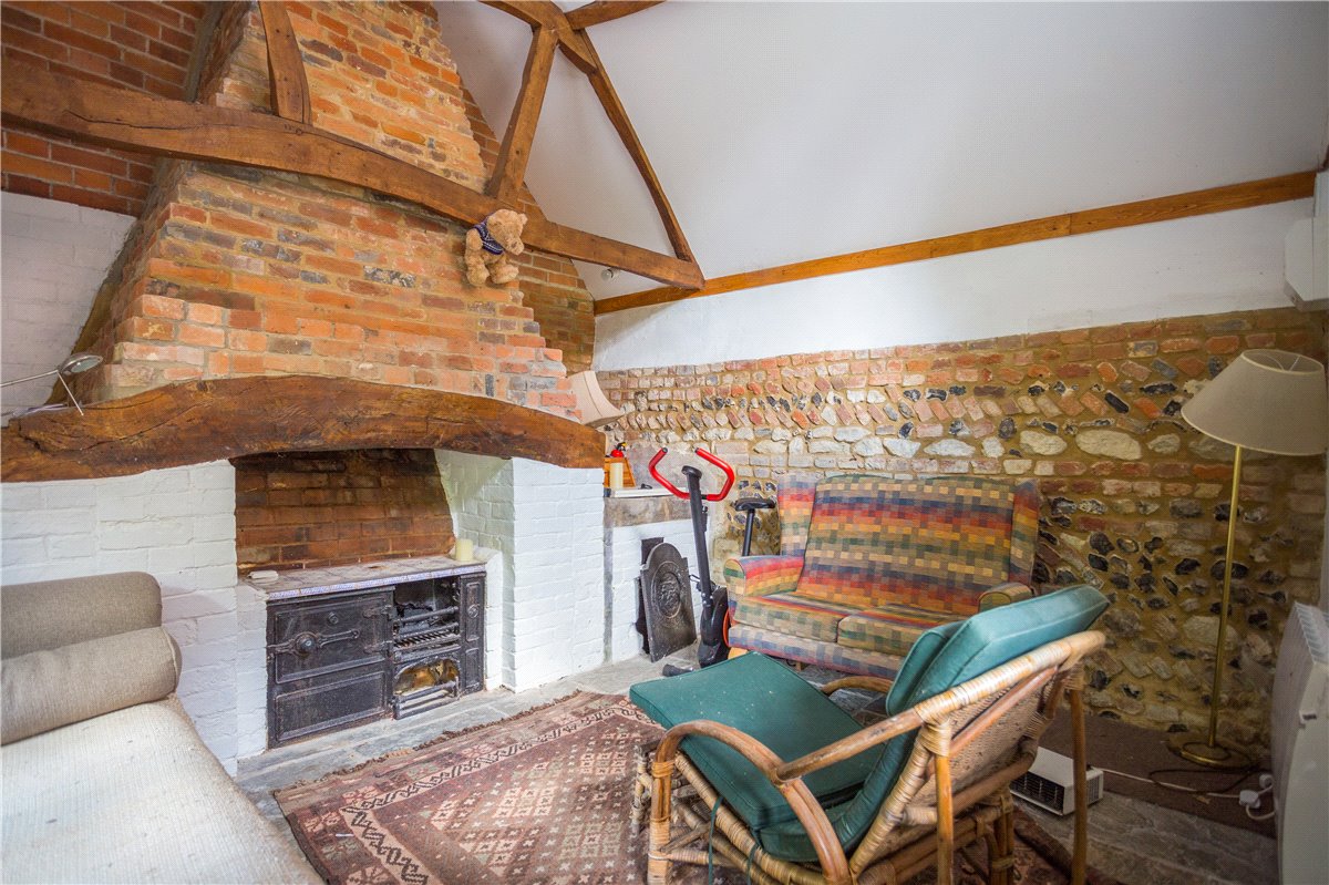 3 bedroom house, Wilton, Marlborough SN8 - Available