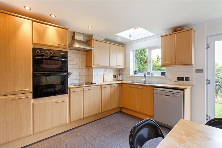 4 bedroom house, Priorsfield, Marlborough SN8 - Available