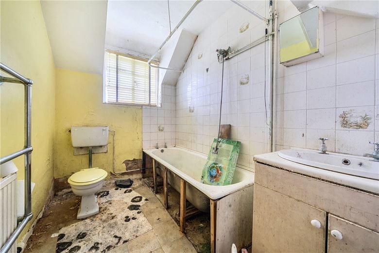 3 bedroom house, Westcourt, Burbage SN8 - Available