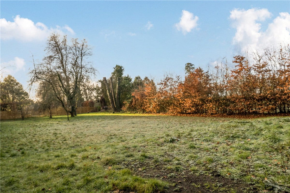 3 bedroom house, Westcourt, Burbage SN8 - Available