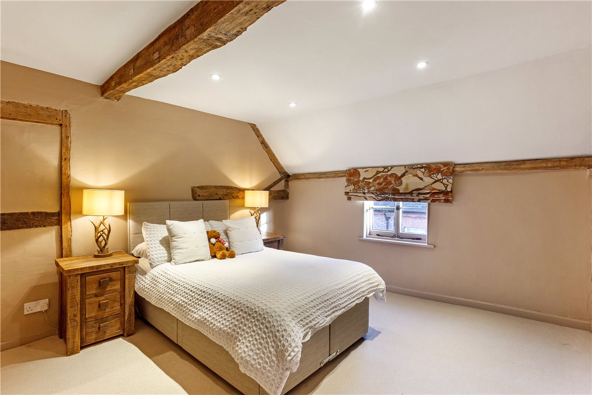 4 bedroom house, Silverless Street, Marlborough SN8 - Available