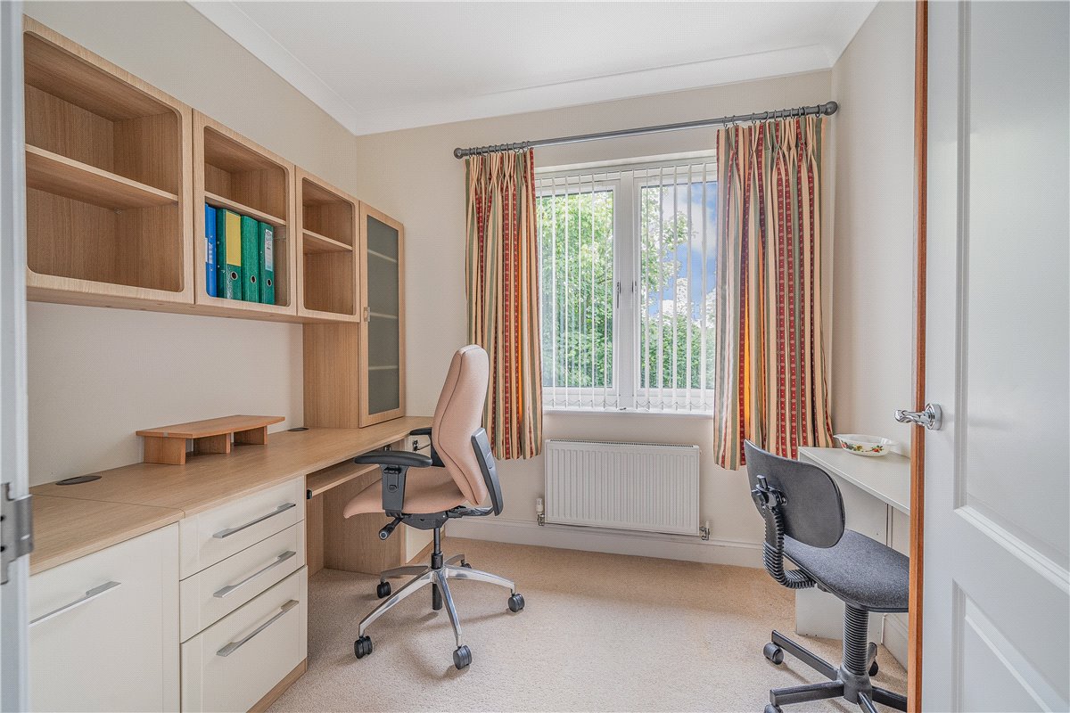 3 bedroom house, Priory Court, Marlborough SN8 - Sold STC