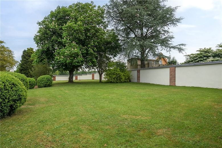 5 bedroom house, Clench Common, Marlborough SN8 - Available