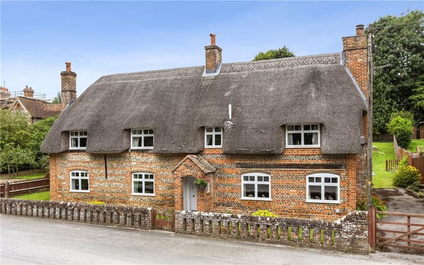 4 bedroom cottage, The Green, Froxfield SN8 - Available