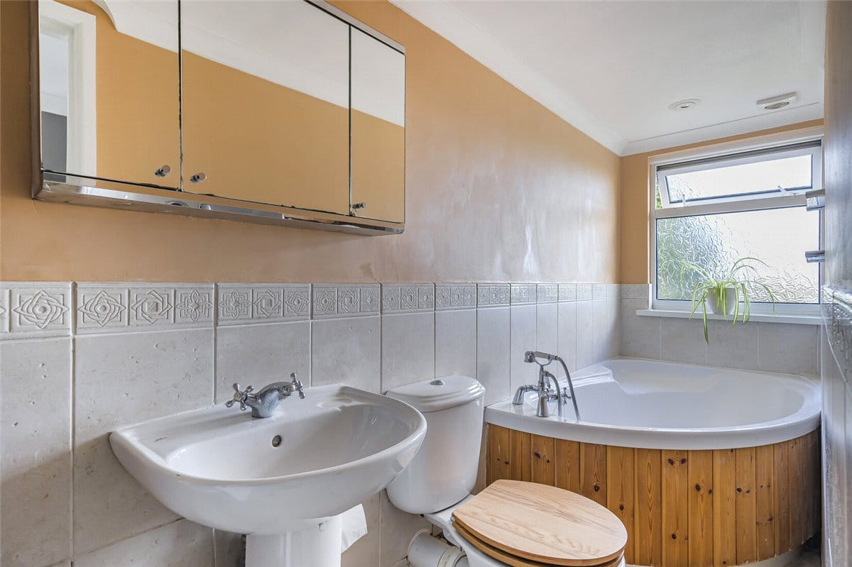 3 bedroom house, Newtown, Shalbourne SN8 - Sold STC