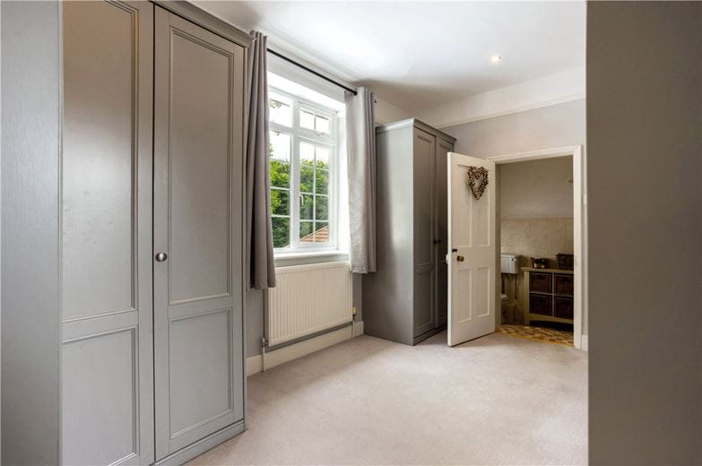 6 bedroom house, Bath Road, Marlborough SN8 - Available