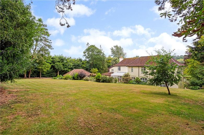 6 bedroom house, Bath Road, Marlborough SN8 - Available
