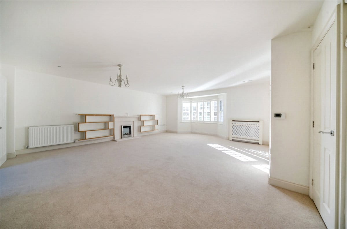 3 bedroom house, Clarendon Court, Marlborough SN8 - Sold STC