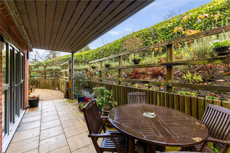 2 bedroom flat, Granham Close, Marlborough SN8 - Available