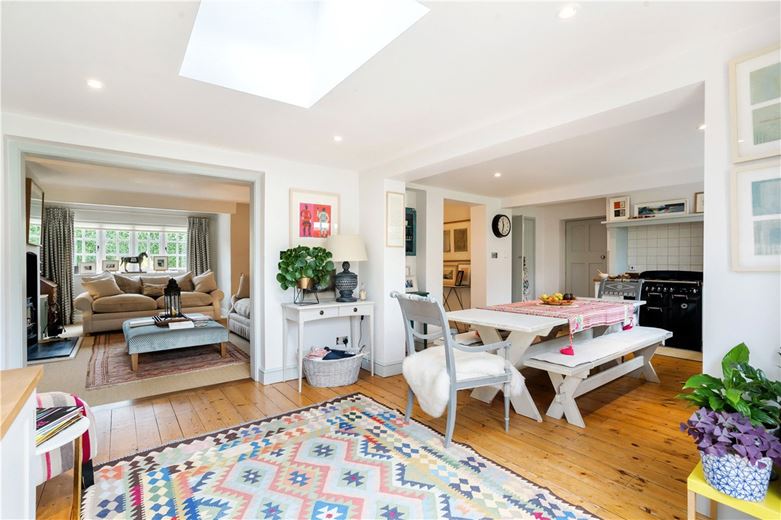 3 bedroom house, St. Johns Close, Marlborough SN8 - Sold STC