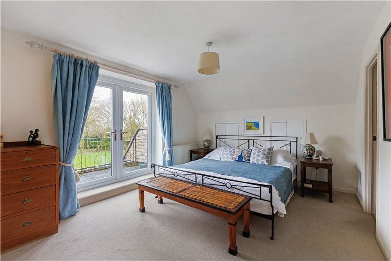 6 bedroom house, Broad Hinton, Swindon SN4 - Available