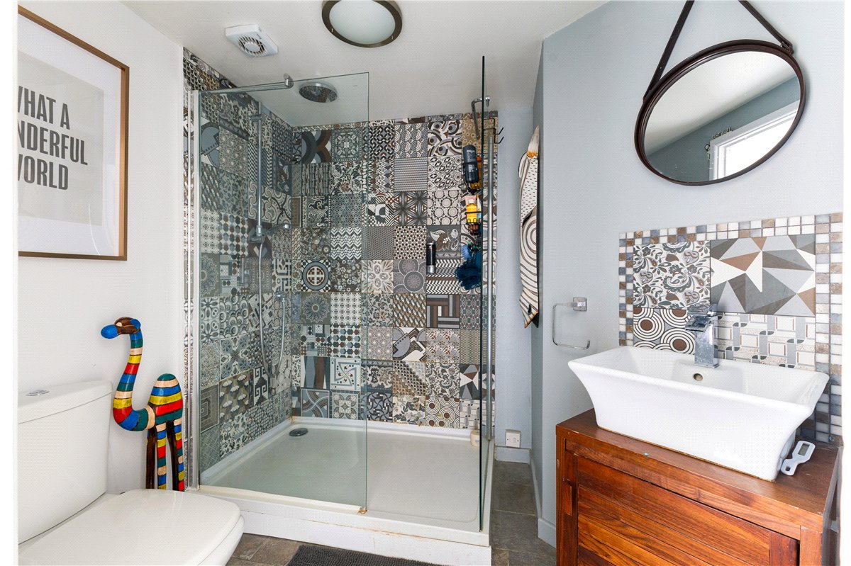 4 bedroom house, Pipers Piece, Herd Street SN8 - Available