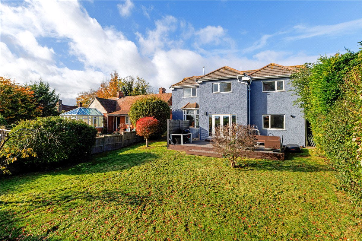 4 bedroom house, Pipers Piece, Herd Street SN8 - Available