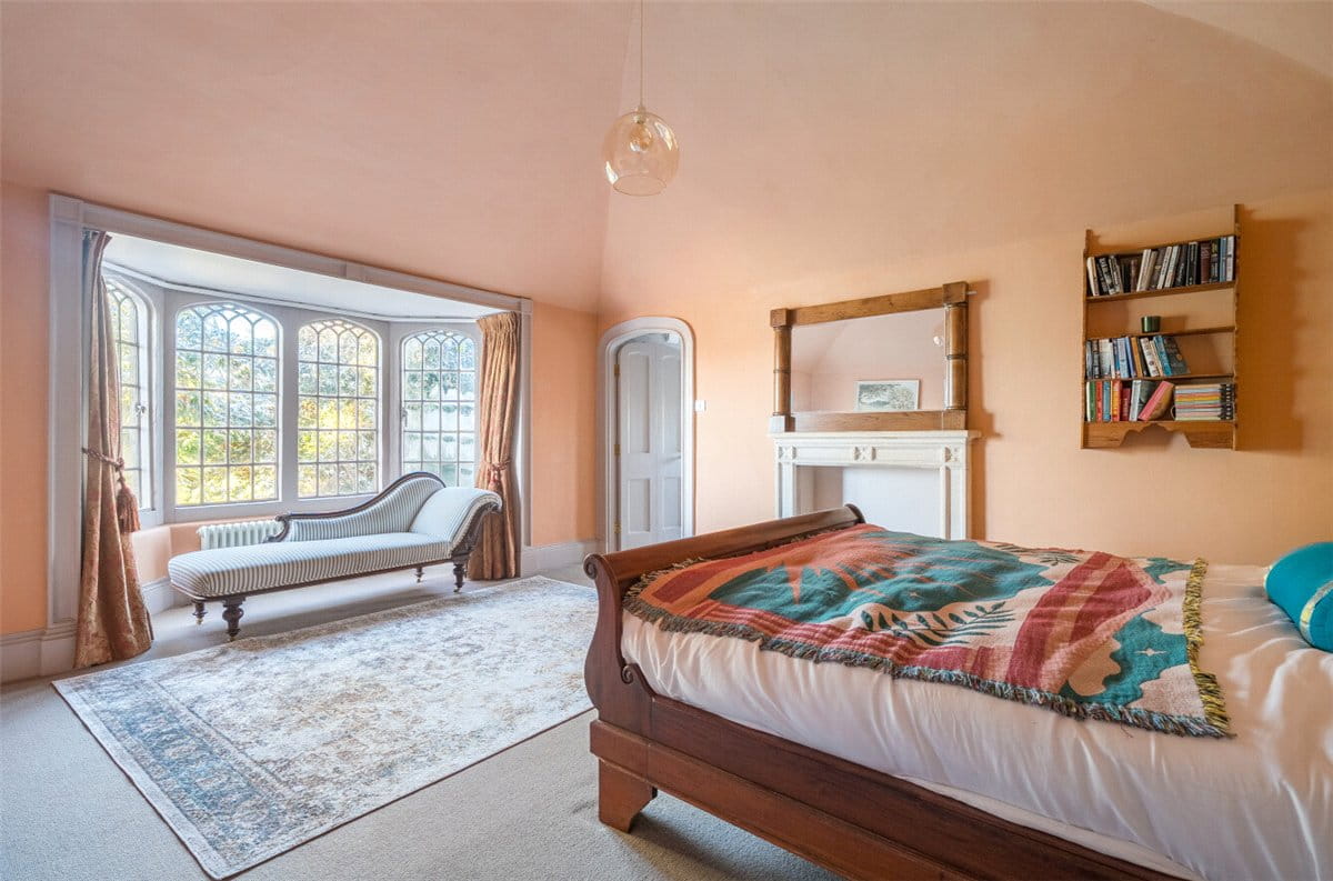 8 bedroom house, Castlefields, Calne SN11 - Available