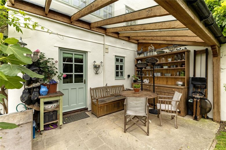 4 bedroom house, Church Walk, Bishopstone SN6 - Available