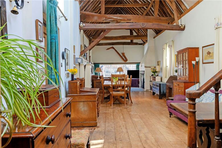 3 bedroom house, Neates Yard, Marlborough SN8 - Sold STC