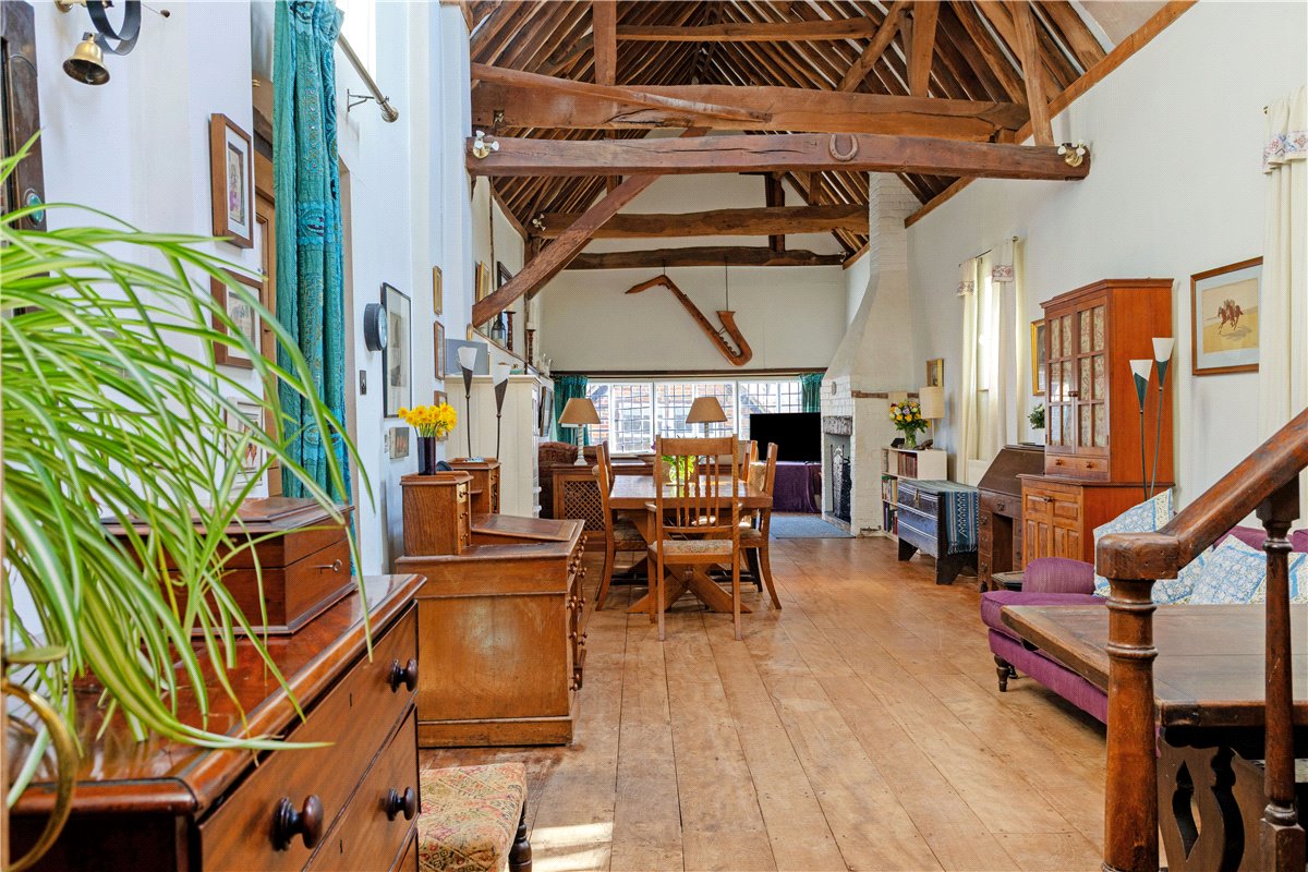 3 bedroom house, Neates Yard, Marlborough SN8 - Sold STC