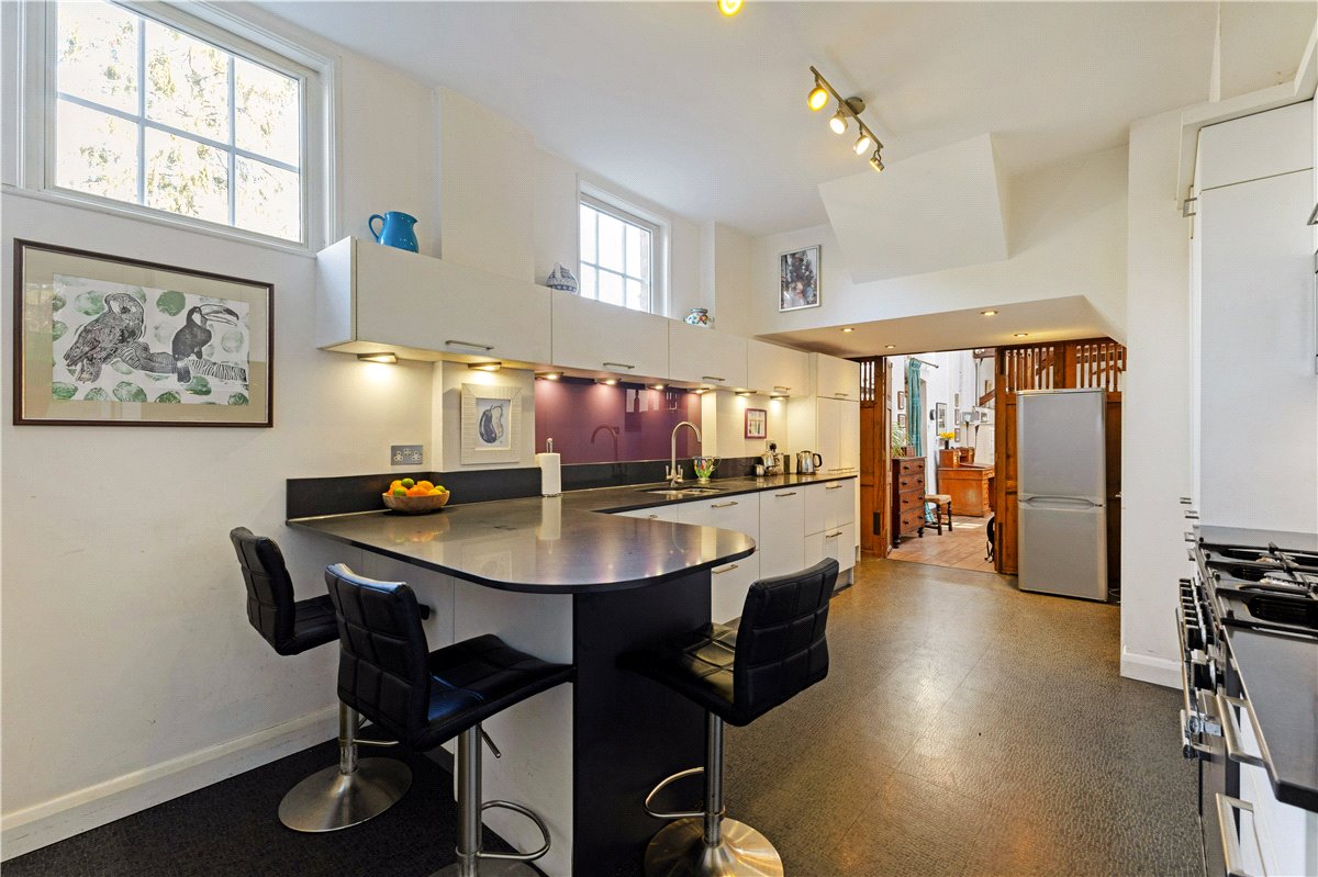 3 bedroom house, Neates Yard, Marlborough SN8 - Sold STC