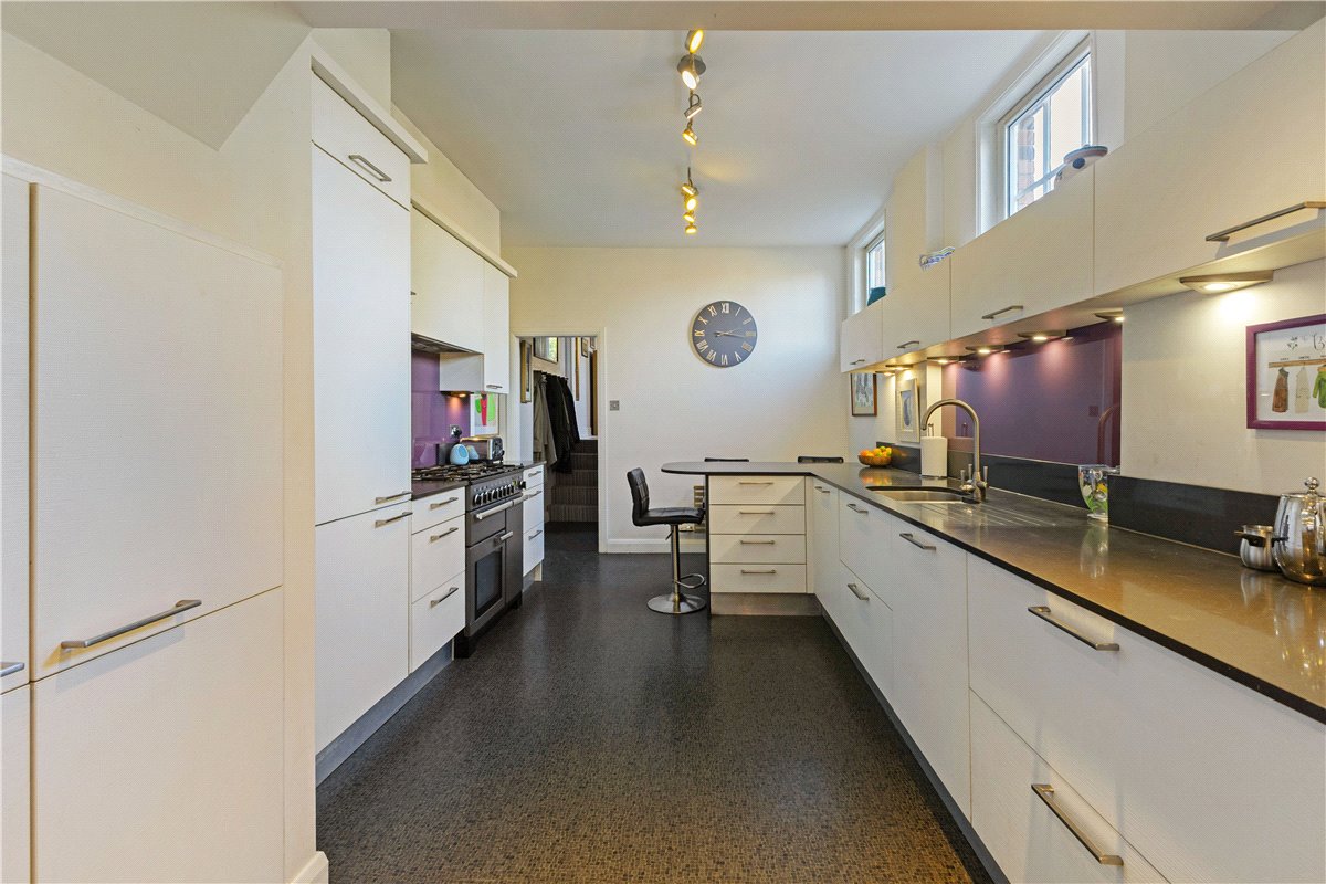 3 bedroom house, Neates Yard, Marlborough SN8 - Sold STC