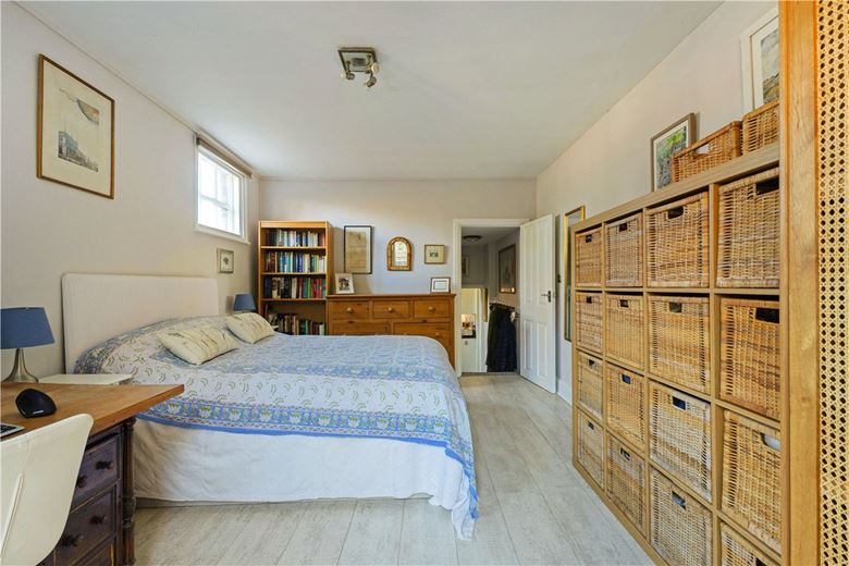 3 bedroom house, Neates Yard, Marlborough SN8 - Sold STC