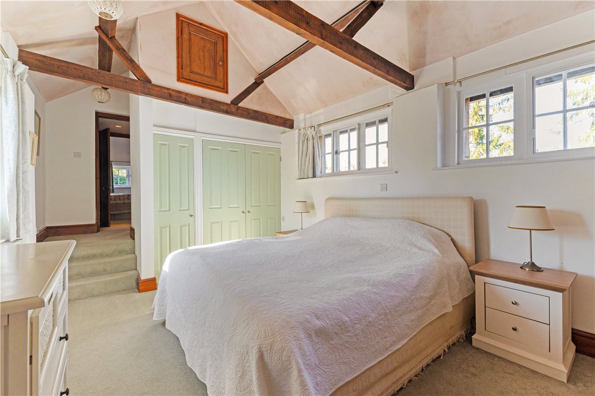 3 bedroom house, Neates Yard, Marlborough SN8 - Sold STC