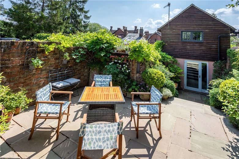 3 bedroom house, Neates Yard, Marlborough SN8 - Sold STC