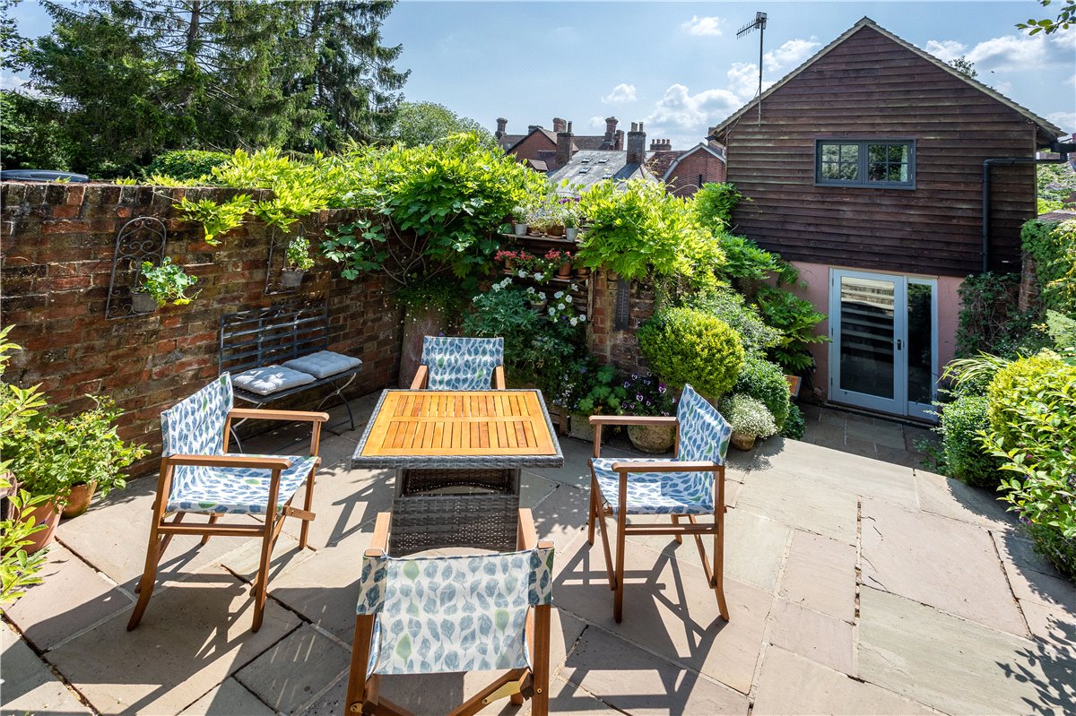 3 bedroom house, Neates Yard, Marlborough SN8 - Sold STC