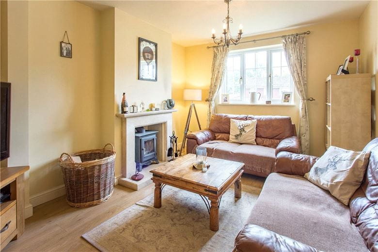 3 bedroom house, George Lane, Marlborough SN8 - Available