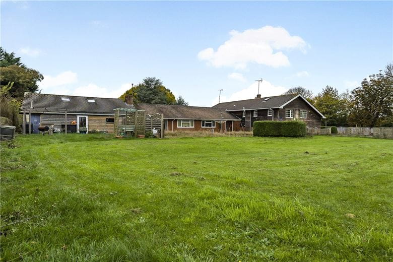 8 bedroom house, Fisher's Brook, Calne SN11 - Available