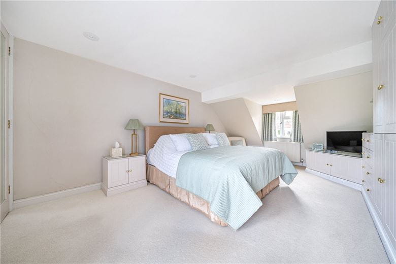 4 bedroom house, High Street, Manton SN8 - Available