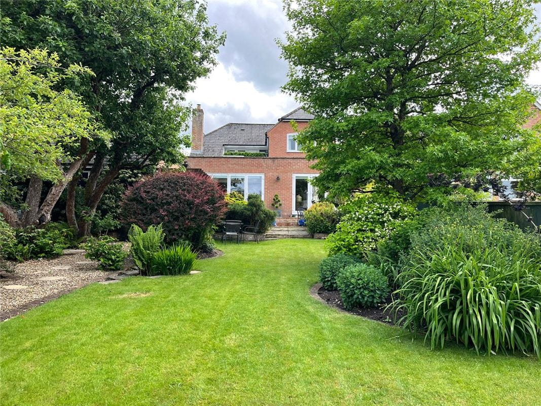 4 bedroom house, High Street, Manton SN8 - Available