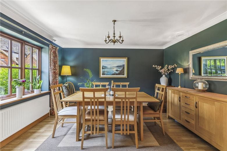 5 bedroom house, Netherstreet, Bromham SN15 - Available